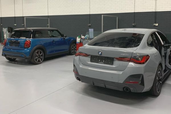 BMW en Mini Cooper geblindeerde achterruiten
