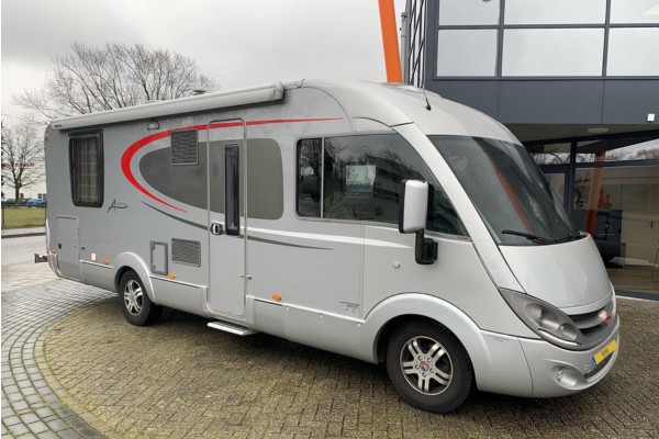 Bürstner camper met raamfolie