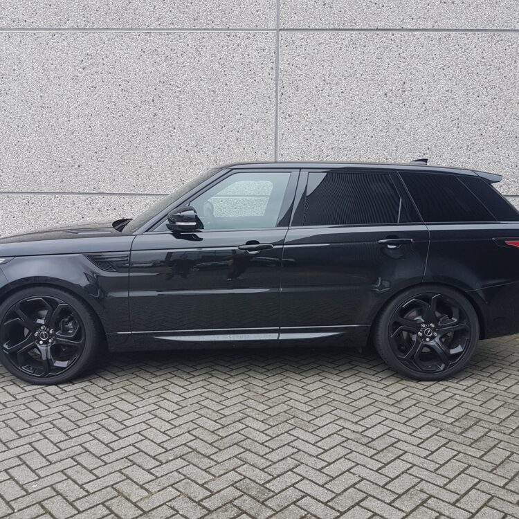 Range Rover Voorportieren en voorruit FG70 vanaf Bstijl Privacy Glass