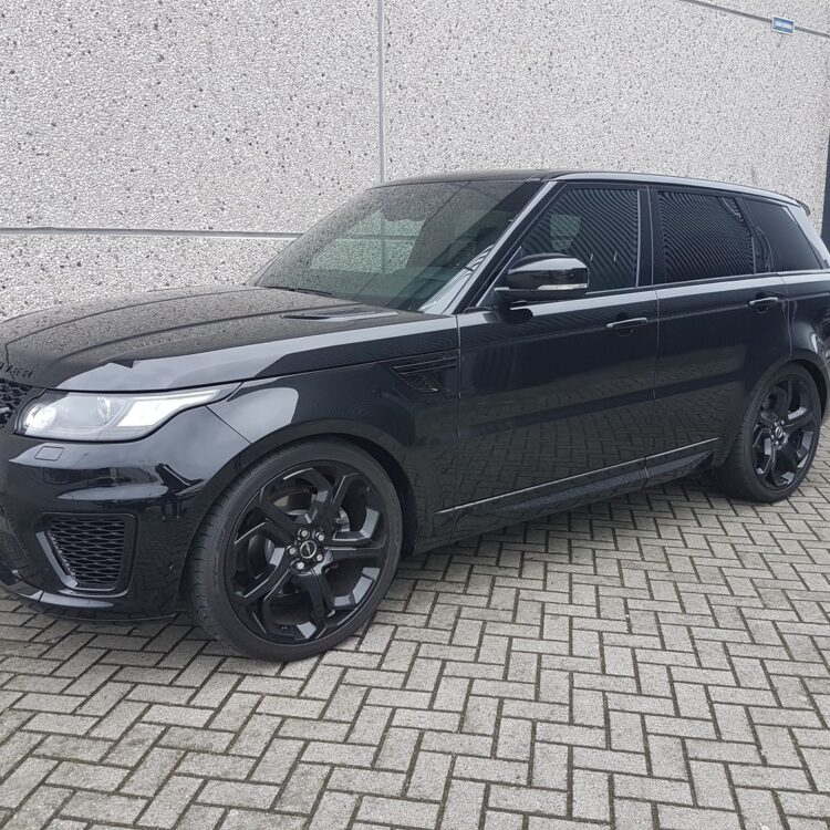 Range Rover Voorportieren en voorruit FG70 vanaf Bstijl Privacy Glass.1