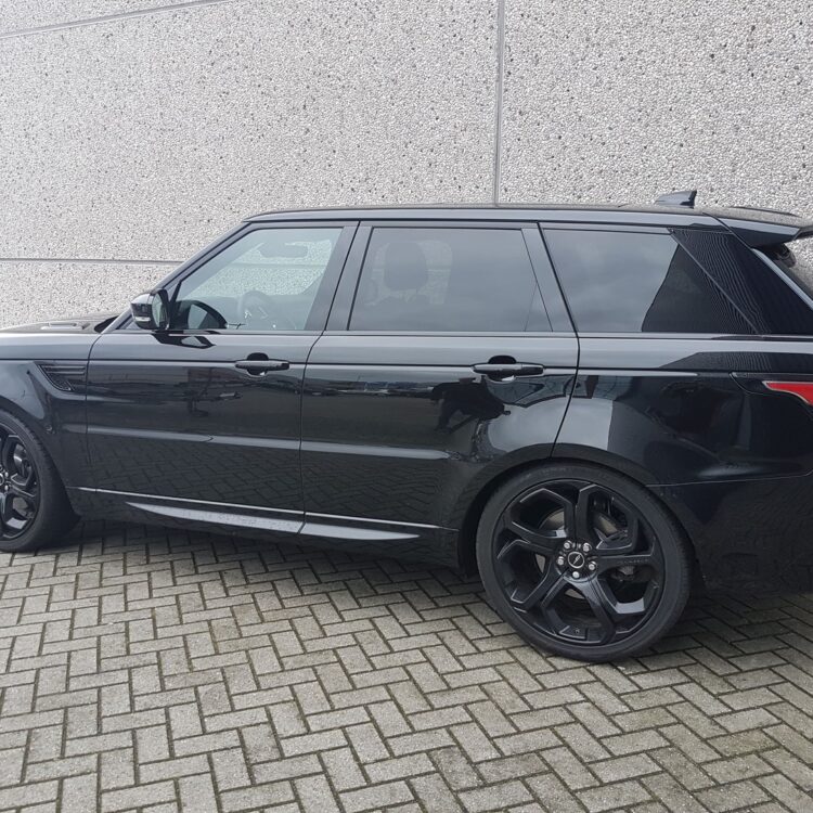 Range Rover Voorportieren en voorruit FG70 vanaf Bstijl Privacy Glass.2
