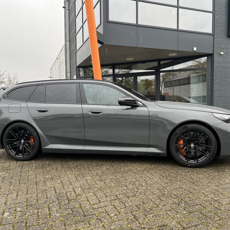 bmw m5 2070 rondom1